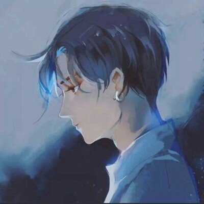 很多人给她寄旧衣服 只为留住思念